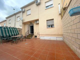 Maison jumelée  Calle unicef. Casa muy amplia ideal para familias grandes