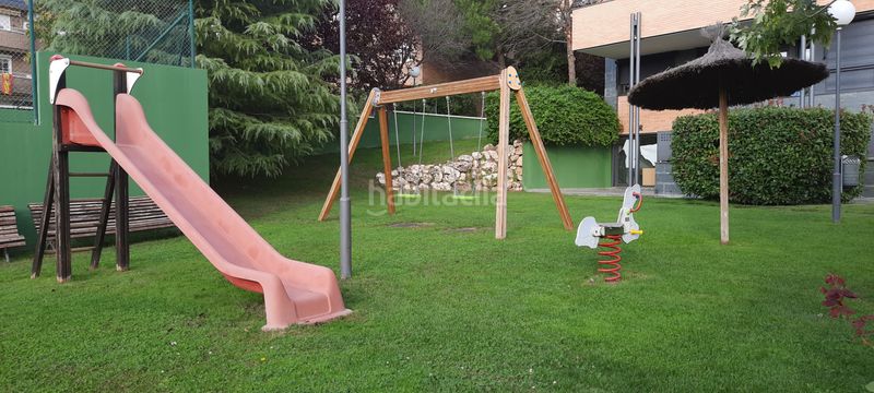 Foto 3206e7c2-885a-4c38-9e05-e92fa88f0d77. Àtic amb calefacció aparcament piscina a El Pinar-Punta Galea Rozas de Madrid (Las)