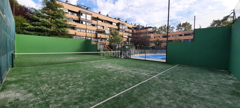 Foto adc4425a-4b86-4b2d-96c7-d82bccee7bb7. Àtic amb calefacció aparcament piscina a El Pinar-Punta Galea Rozas de Madrid (Las)