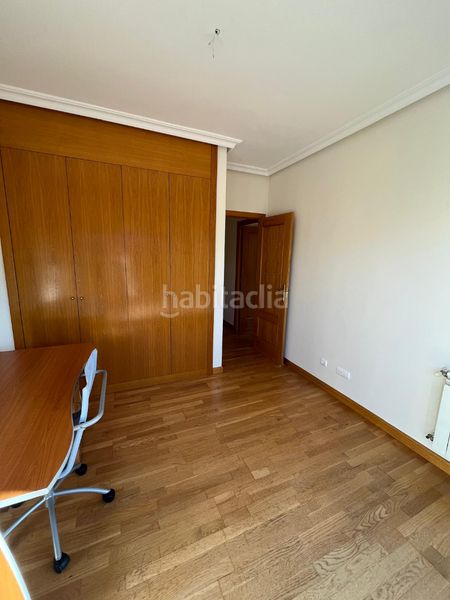 Foto da8b77d0-a200-40dc-a446-e0d7ba12ff11. Àtic amb calefacció aparcament piscina a El Pinar-Punta Galea Rozas de Madrid (Las)