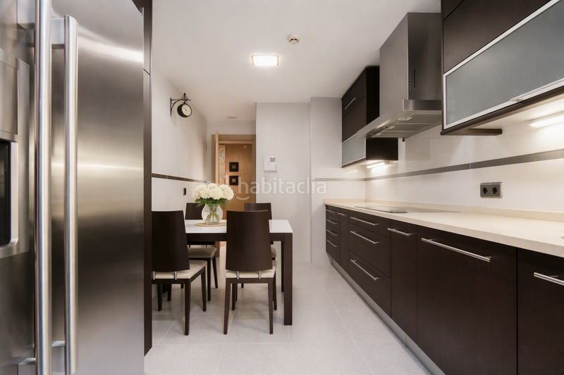 Foto f0be15b3-0f8e-4bbd-a6a7-e6e374c2f46a. Flat in avenida del talgo 68 in Aravaca Madrid