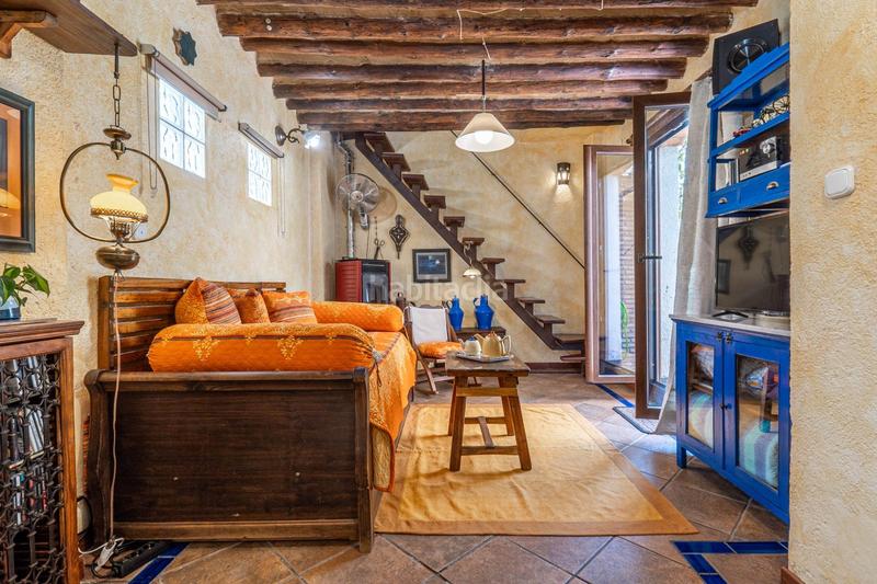 Foto 4c1d1c09-2b3d-4e04-a07e-577e21137fe8. Casa dos maravillosas casas en el albaicín con vistas panorámicas a la alhambra en Granada
