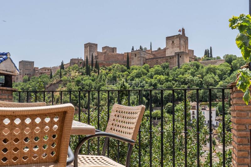 Foto 4fff9a3d-89f9-429f-a8ff-03f839246c3a. Casa dos maravillosas casas en el albaicín con vistas panorámicas a la alhambra en Granada