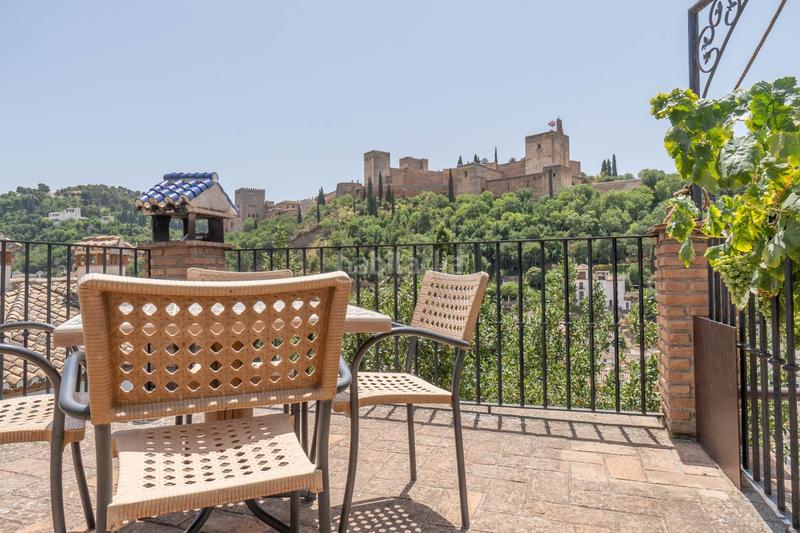 Foto a68a0b35-6346-4bbf-9a6e-2dbb388ed837. Casa dos maravillosas casas en el albaicín con vistas panorámicas a la alhambra en Granada