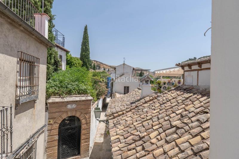 Foto c0f3d5c0-9865-4260-b9d0-d6ace65612e6. Casa dos maravillosas casas en el albaicín con vistas panorámicas a la alhambra en Granada