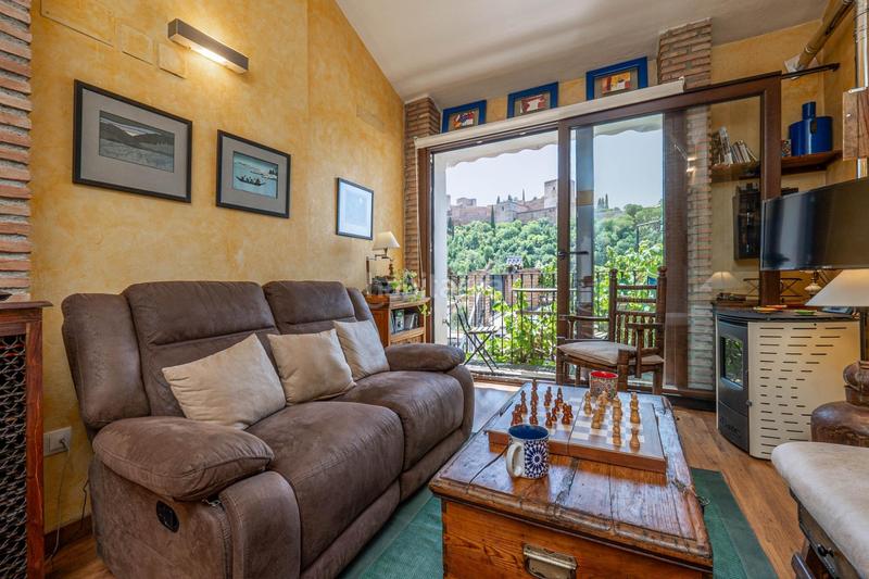 Foto ea198a21-7692-476c-afb3-d1a5ee7617e4. Casa dos maravillosas casas en el albaicín con vistas panorámicas a la alhambra en Granada