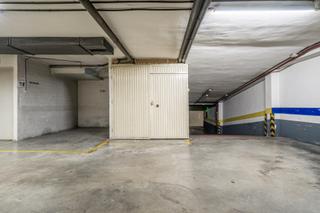 Car parking  Calle torre de las damas. Garaje de 24 m2 en venta junto al paseo del emperador carlos v