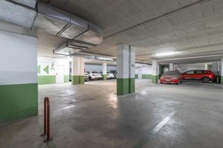 Aparcament cotxe a Pasaje de la ciencia 1. Plaza de garaje en urbanización privada