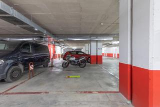 Aparcament cotxe a Pasaje de la ciencia 1. Plaza de garaje en urbanización privada pts