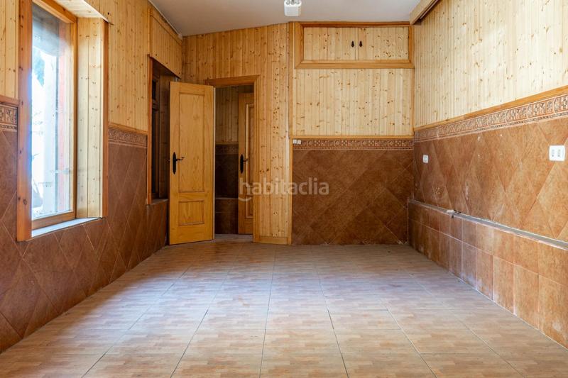 Foto 5fe4e049-a8aa-45d3-a0e6-ae04761a1909. Local comercial a avenida avenida pablo picasso 6 a Granada