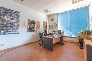 Bâtiment à usage industriel à Calle bubion 58. Nave en venta en el polígono juncaril