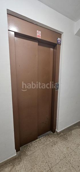 Foto 6c3f5c4f-b535-49a8-9ba6-eb1d107490b5. Aparcament cotxe a Lancha del Genil Granada