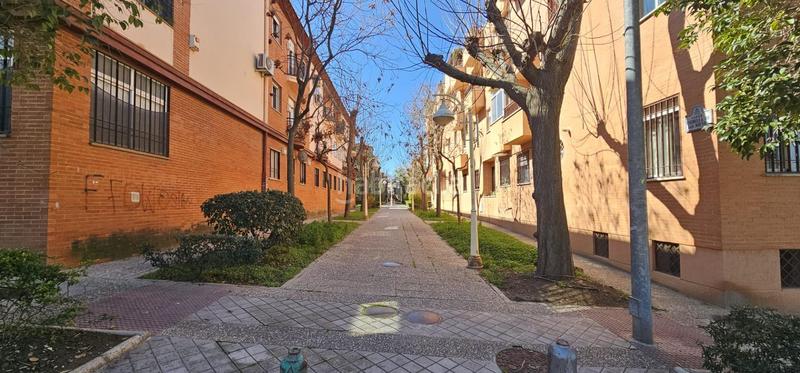 Foto a8bbe61a-3bdc-4cc2-abd6-9982b04e9049. Aparcament cotxe a Lancha del Genil Granada