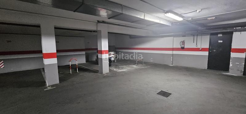 Foto d56c9508-d6eb-4f68-8f1a-2e708bbfba71. Aparcament cotxe a Lancha del Genil Granada
