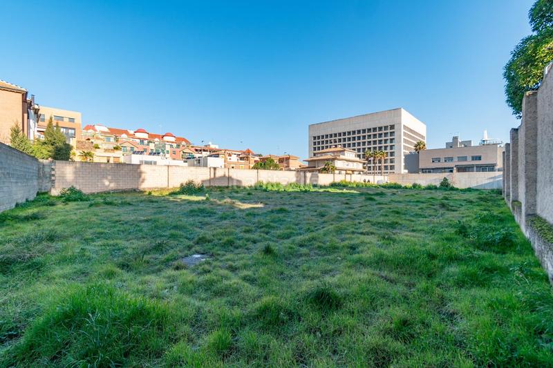 Foto d0378ce3-7b0c-4032-b7eb-94d8860aa970. Terreny residencial a calle baladies 11 a Parque Lagos Granada