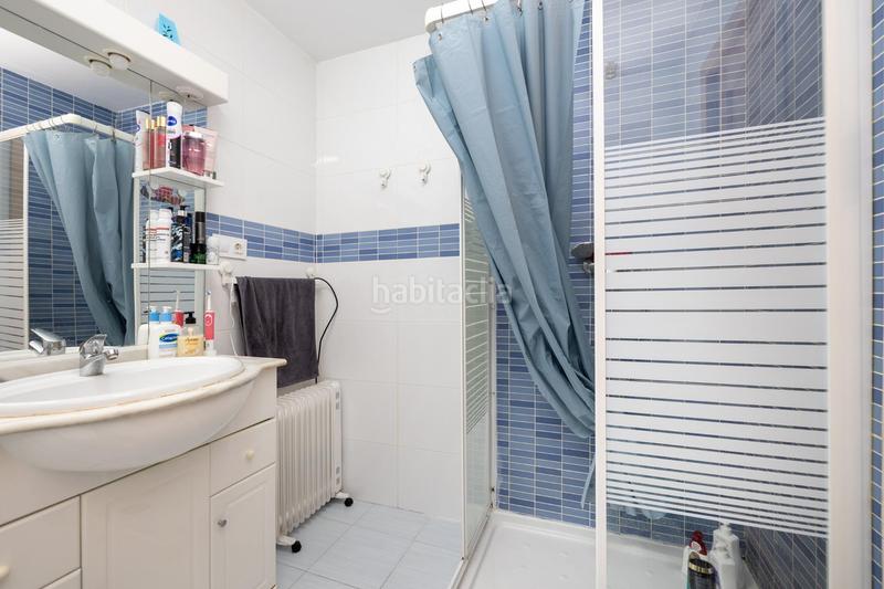 Foto f5b427c6-dedf-4570-a9e9-315ad5c5ebca. Casa adosada ideal como inversion casa en el centro en Albolote