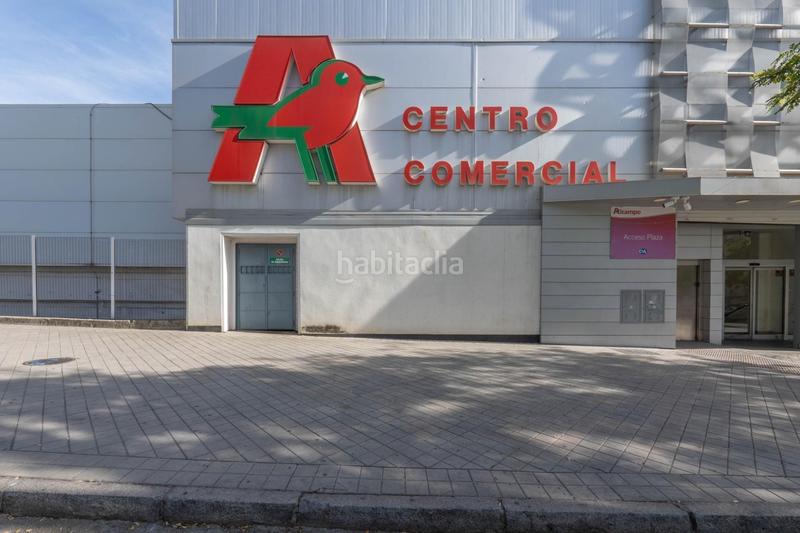 Foto f645246c-5f19-40b3-a4c9-0a2d64b914b8. Geschäftsraum in calle profesor francisco dalmau 11 in Granada