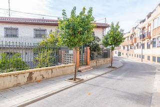 Casa a Ambroz. Gran vivienda sobre solar de 781 m.