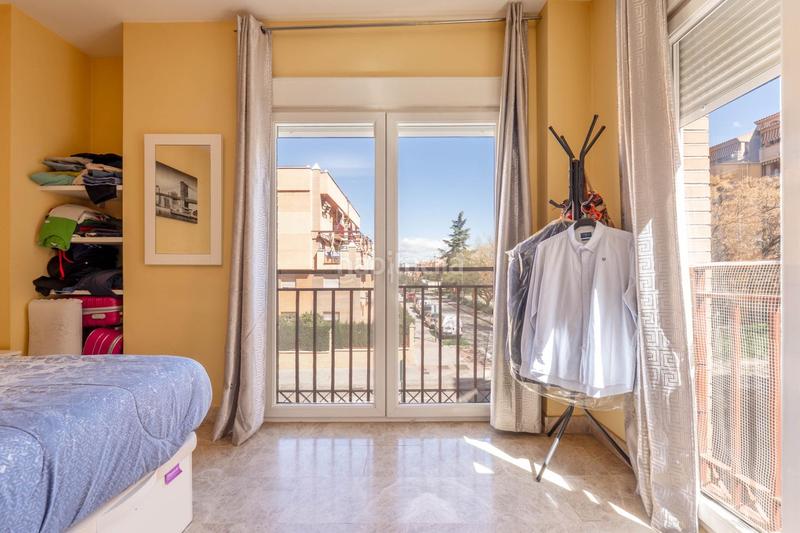 Foto bee0595d-3897-4a13-b960-d38ca28fa20e. Piso  en calle antonia mercé en Angustias - Chana - Encina Granada