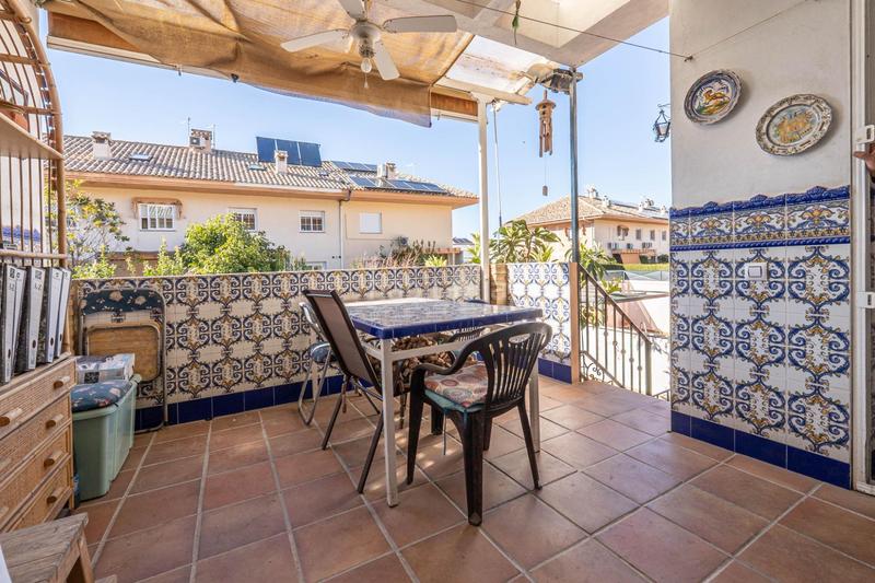 Foto b8857272-27eb-4a2c-9a03-c81fdc6143b3. Casa adosada chalet adosado en ogijares en Ogíjares