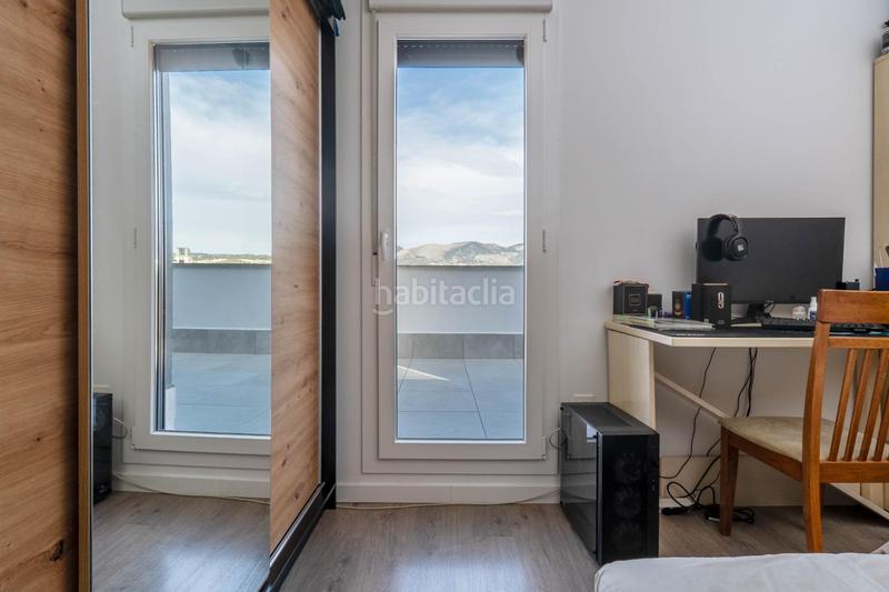 Foto 068a23f1-5467-4493-b277-b0f34b3e3749. Ático exclusivo ático con 97 m2 de terraza y vistas a sierra nevada en barrio periodistas en Granada