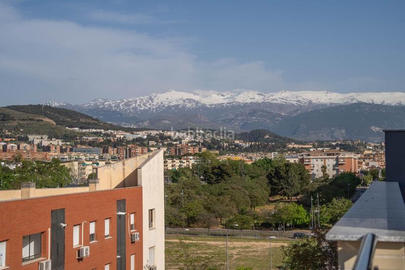 Foto 44f79bf4-6b55-4778-b349-4e2af5c674e8. Ático exclusivo ático con 97 m2 de terraza y vistas a sierra nevada en barrio periodistas en Granada