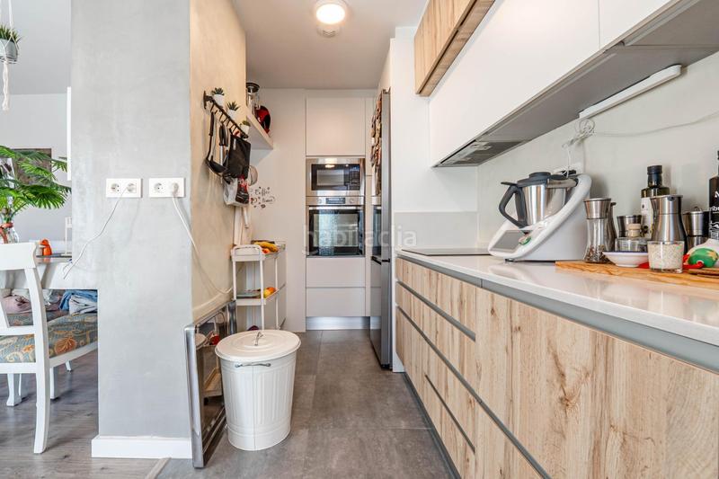Foto 4a43a8ef-fe30-40b6-ba4b-8d7357797971. Ático exclusivo ático con 97 m2 de terraza y vistas a sierra nevada en barrio periodistas en Granada