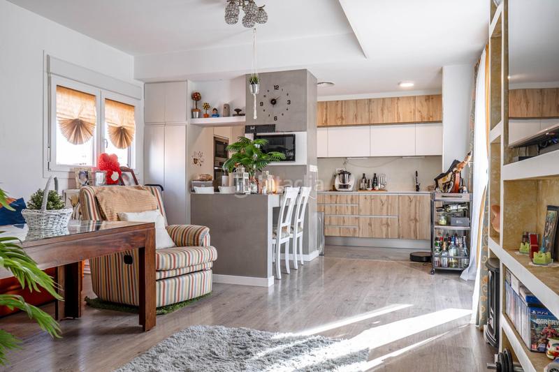 Foto 59d32205-ae4c-49be-b77d-8a83c5000a3d. Ático exclusivo ático con 97 m2 de terraza y vistas a sierra nevada en barrio periodistas en Granada