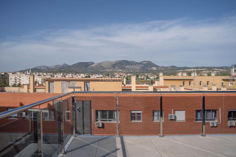Foto 5a01d258-9179-4812-94df-0fe2f3a0bfc0. Ático exclusivo ático con 97 m2 de terraza y vistas a sierra nevada en barrio periodistas en Granada