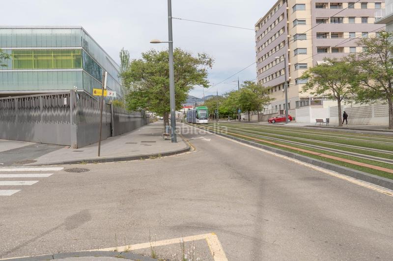 Foto 757c4e15-60b0-451e-8017-056a8d8b204d. Ático exclusivo ático con 97 m2 de terraza y vistas a sierra nevada en barrio periodistas en Granada