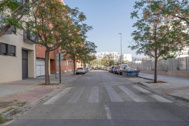 Foto 80d441ea-e7b3-4e46-9479-b2677ad23849. Ático exclusivo ático con 97 m2 de terraza y vistas a sierra nevada en barrio periodistas en Granada