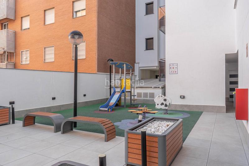 Foto 87aef89d-501b-472a-b433-518fb5e16c75. Ático exclusivo ático con 97 m2 de terraza y vistas a sierra nevada en barrio periodistas en Granada