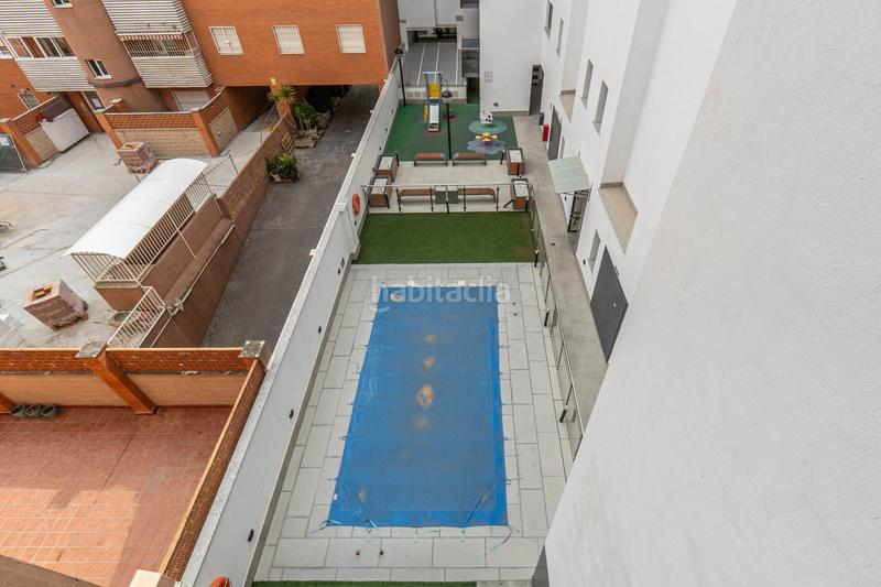 Foto 8dec4efc-d964-49b9-89d6-25ef423c99f0. Ático exclusivo ático con 97 m2 de terraza y vistas a sierra nevada en barrio periodistas en Granada