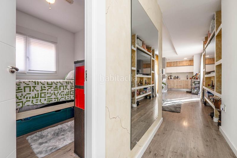 Foto 915413b4-a4a7-4c9e-b2ec-4a4912263158. Ático exclusivo ático con 97 m2 de terraza y vistas a sierra nevada en barrio periodistas en Granada