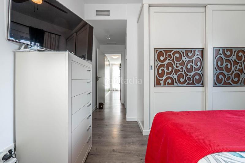 Foto a0bd1592-5d4a-43d4-9818-996ce25ae7d9. Ático exclusivo ático con 97 m2 de terraza y vistas a sierra nevada en barrio periodistas en Granada