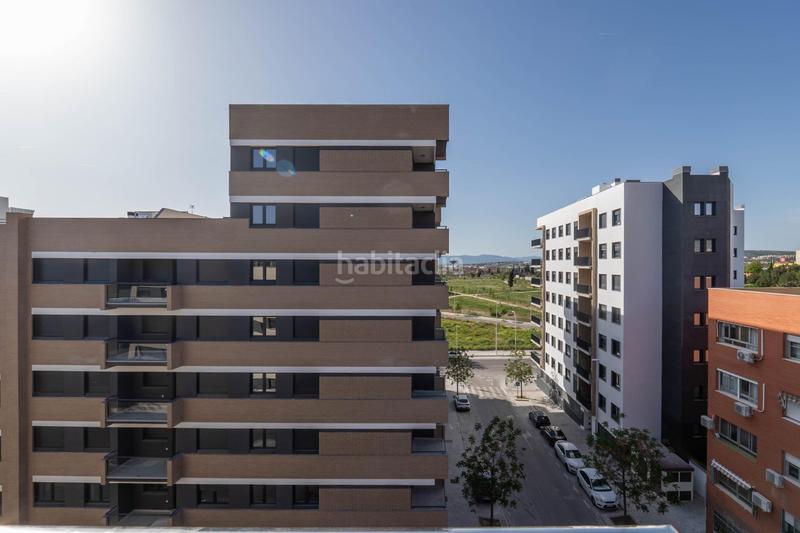 Foto a364afe9-248d-4059-9f97-e2fc18ce8f0c. Ático exclusivo ático con 97 m2 de terraza y vistas a sierra nevada en barrio periodistas en Granada