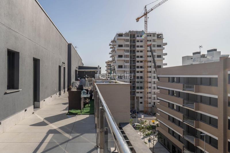 Foto b2cedb78-32d5-4a4c-bca5-1144a2cac2dd. Ático exclusivo ático con 97 m2 de terraza y vistas a sierra nevada en barrio periodistas en Granada