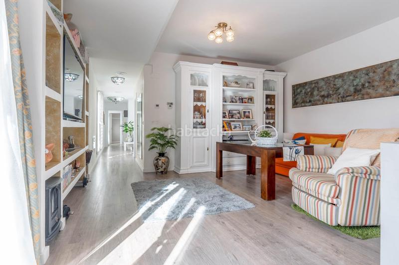Foto b3d43c4e-6014-435a-b66e-28ff99f228d9. Ático exclusivo ático con 97 m2 de terraza y vistas a sierra nevada en barrio periodistas en Granada