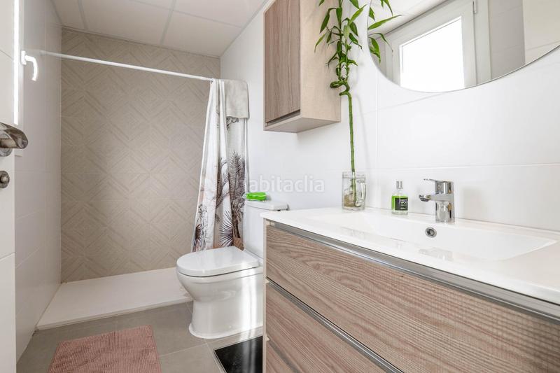 Foto bd74aad9-c17c-45fe-8c33-103f9cb72f48. Ático exclusivo ático con 97 m2 de terraza y vistas a sierra nevada en barrio periodistas en Granada