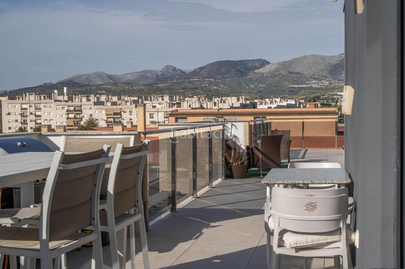 Foto dd4feb8d-96fa-40c3-ad51-584406010642. Ático exclusivo ático con 97 m2 de terraza y vistas a sierra nevada en barrio periodistas en Granada