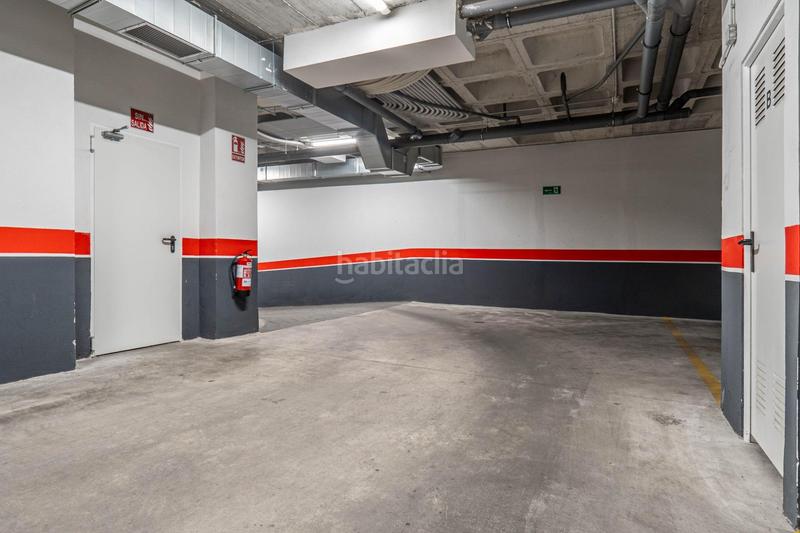 Foto e06d9ed2-5d60-4623-b770-01312c9787c8. Ático exclusivo ático con 97 m2 de terraza y vistas a sierra nevada en barrio periodistas en Granada