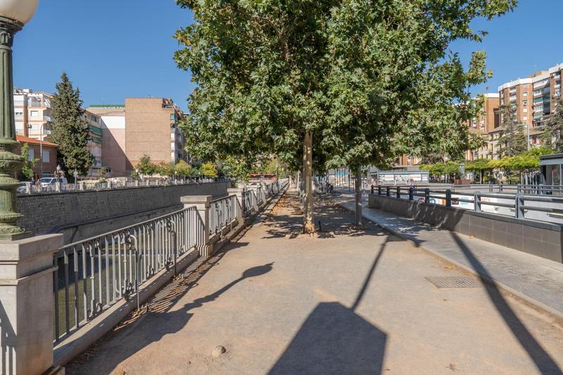 Foto 0abb7691-621f-43a2-9ac0-46e162792fa7. Piso en calle agustin lara 5 aqui esta la vivienda que esperabas, vergeles piso reformado con plaza de aparcamiento y trastero en Granada