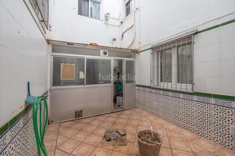 Foto 462fac2f-f0d8-41d4-a276-cba4aac5e18e. Piso en calle agustin lara 5 aqui esta la vivienda que esperabas, vergeles piso reformado con plaza de aparcamiento y trastero en Granada