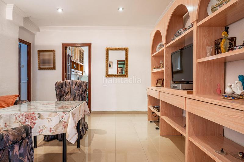 Foto a8d477fb-958c-47c8-89b6-ff020e9cfc3d. Piso en calle agustin lara 5 aqui esta la vivienda que esperabas, vergeles piso reformado con plaza de aparcamiento y trastero en Granada