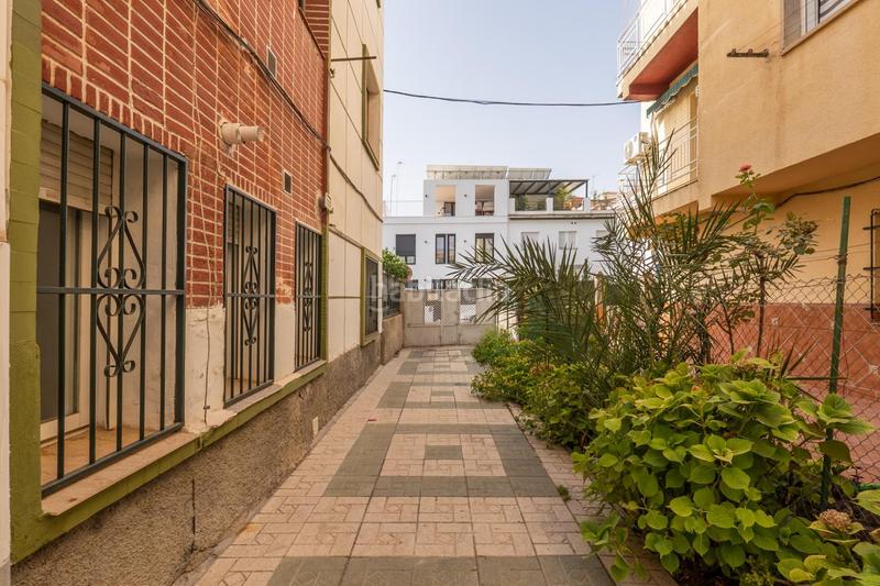 Foto bb55e2ca-394b-4d10-a16c-650de95b0443. Piso en calle agustin lara 5 aqui esta la vivienda que esperabas, vergeles piso reformado con plaza de aparcamiento y trastero en Granada