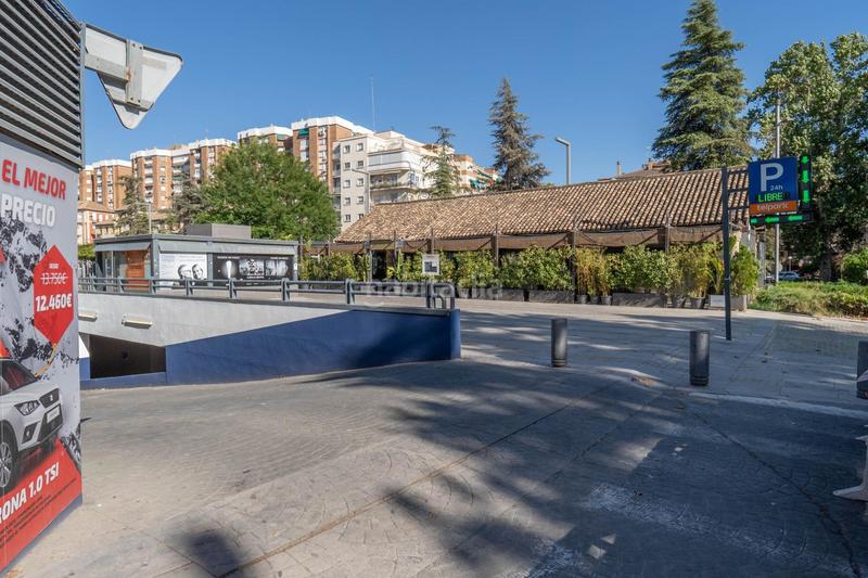 Foto bc6008aa-bc89-450e-9879-91b68dd8591c. Piso en calle agustin lara 5 aqui esta la vivienda que esperabas, vergeles piso reformado con plaza de aparcamiento y trastero en Granada