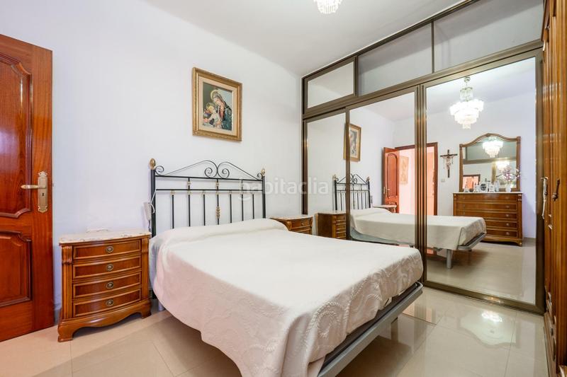 Foto c7547d6d-bcc8-44eb-b34b-4506d9c3ea01. Piso en calle agustin lara 5 aqui esta la vivienda que esperabas, vergeles piso reformado con plaza de aparcamiento y trastero en Granada