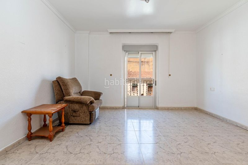 Foto ce83a1ab-9604-4fe8-a045-c993bc273477. Casa edificio en venta oportunidad de inversión en Guadix