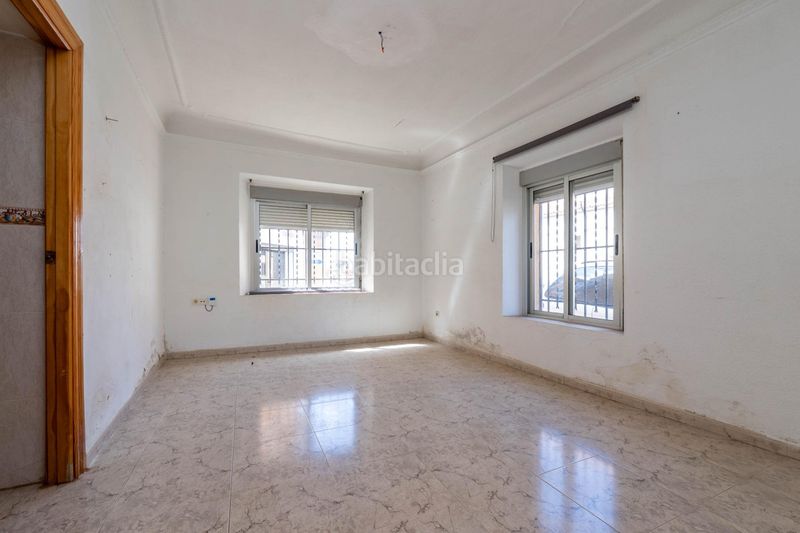 Foto f8e5e1e5-291d-48fb-9532-3bc338267976. Casa edificio en venta oportunidad de inversión en Guadix