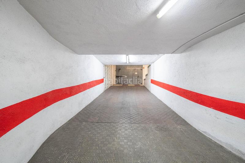 Foto 143e5ebb-6750-4bf1-8ff5-d334a1d04e14. Piso  reformado con cochera junto recogidas en Granada